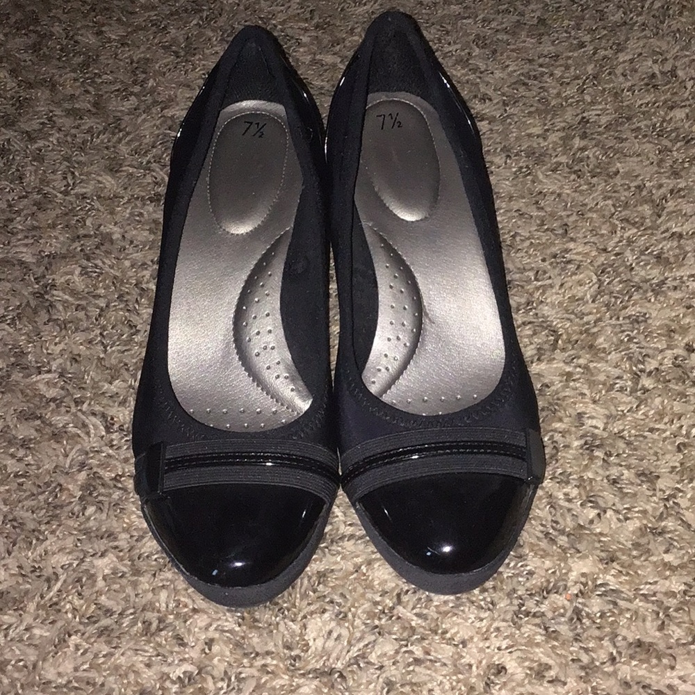 Dress  shoes